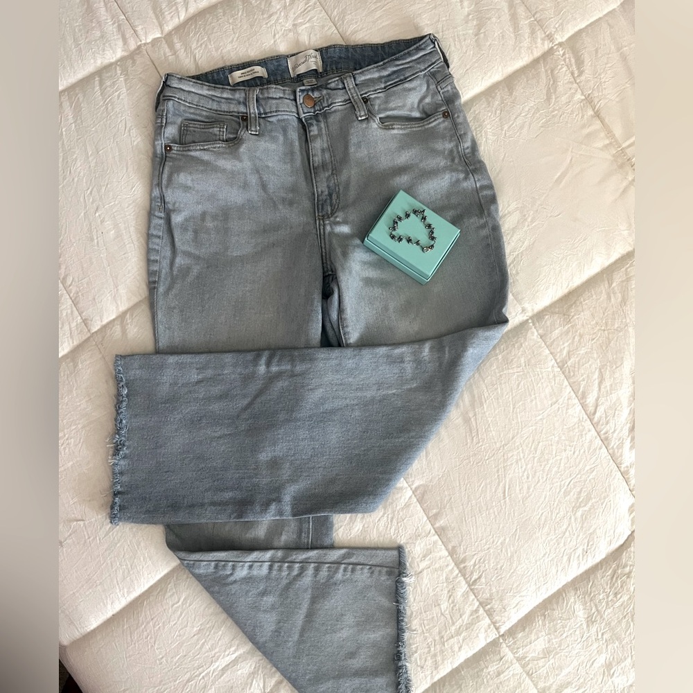 Women's Universal Thread Size 10 Blue Jeans w Bracelet